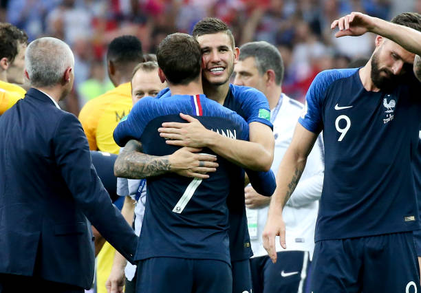 一个亮眼看 一个亮眼看